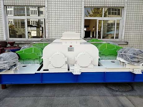 聽(tīng)說(shuō)小型對(duì)輥粉碎機(jī)可以制砂？對(duì)輥制砂工作視頻都有？