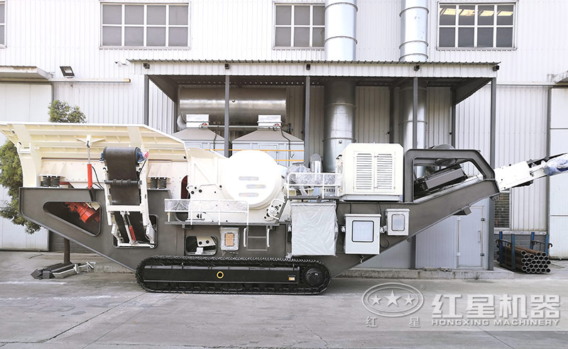 履帶移動(dòng)濕煤泥粉碎機(jī)