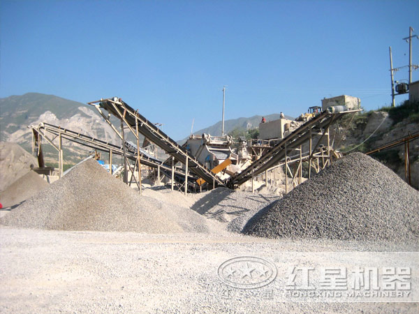 白云巖破碎機(jī)現(xiàn)實拍