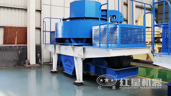 沖擊式破碎機(jī)車(chē)間實(shí)拍