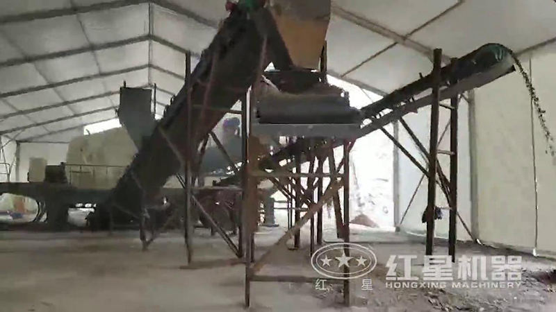 流動石子加工機工作現(xiàn)場