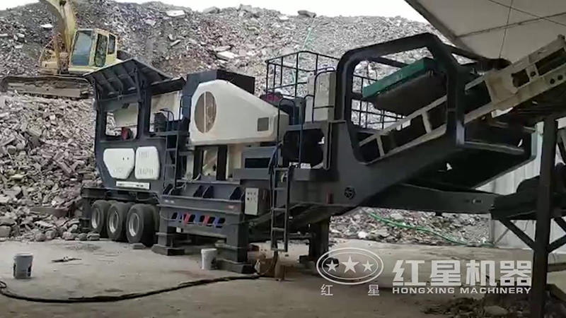 移動石子加工機粗碎作業(yè)環(huán)節(jié)