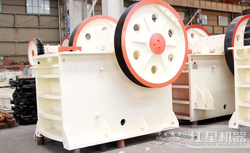 顎式破碎機(jī)車間實(shí)拍