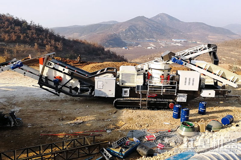履帶式建筑垃圾粉碎機生產現場