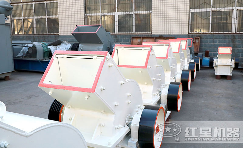 多種規(guī)格型號的小型錘式破碎機
