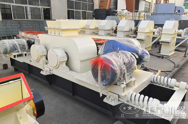 對(duì)輥式破碎機(jī)設(shè)備展示