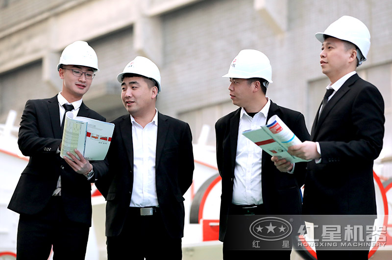 客戶到場參觀，工程師為其量身選型