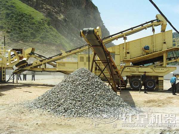 移動(dòng)碎石機(jī)現(xiàn)場(chǎng)圖