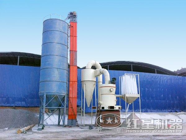 高產(chǎn)量雷蒙磨粉機(jī)現(xiàn)場圖
