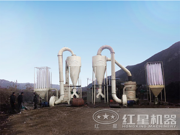 高產(chǎn)量雷蒙磨粉機(jī)現(xiàn)場圖